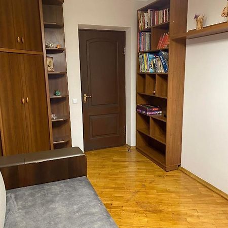 Apartment Next To Metro Station Pechersk Kiev Dış mekan fotoğraf