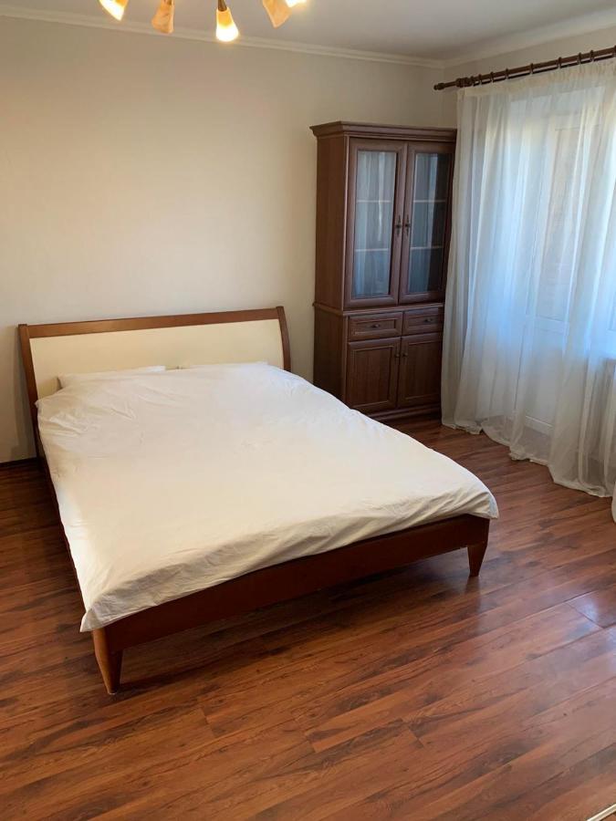 Apartment Next To Metro Station Pechersk Kiev Dış mekan fotoğraf